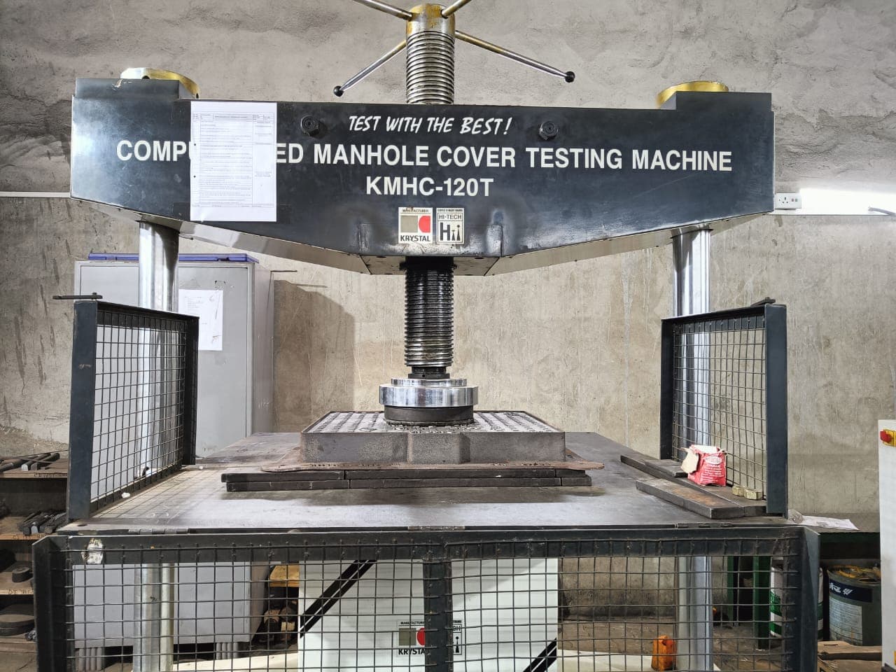 Computerized Manhole Cover Testing Machine